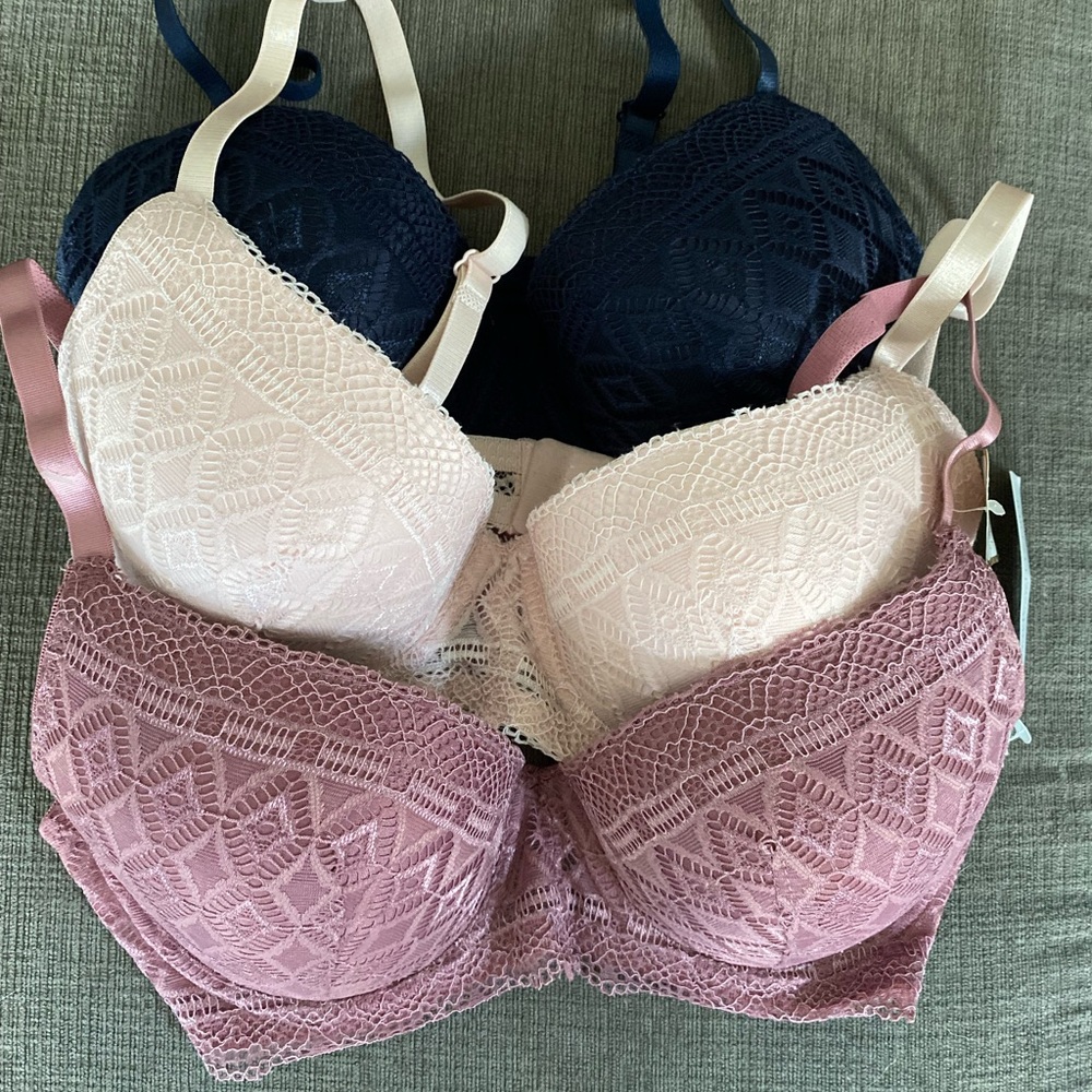 3 34C bras NWT